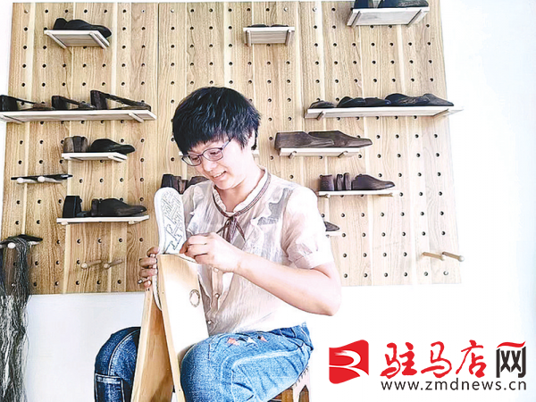 尖上的非遗每一双都卓尔“布”凡AG旗舰厅·(中国)国际厅足