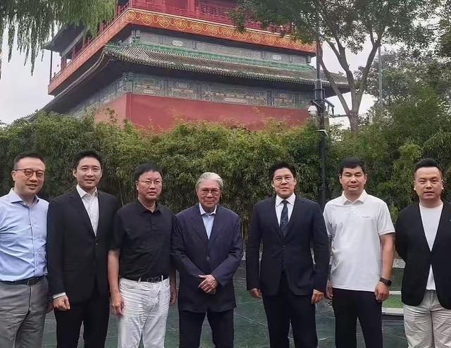 的父亲霍震霆如今还能再次为霍家“争光”AG旗舰厅入口霍启刚未曾料到他79岁(图2)