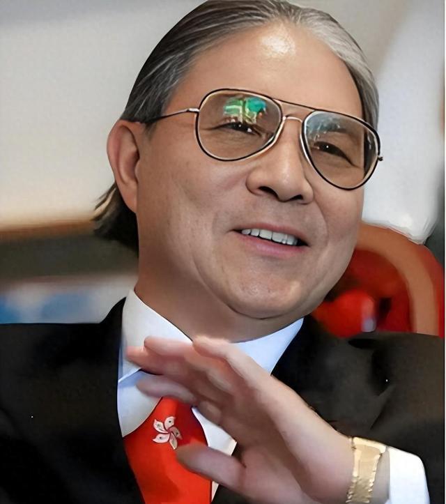 的父亲霍震霆如今还能再次为霍家“争光”AG旗舰厅入口霍启刚未曾料到他79岁(图3)