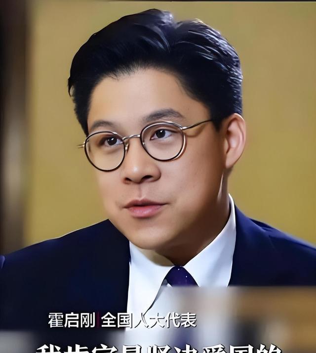 的父亲霍震霆如今还能再次为霍家“争光”AG旗舰厅入口霍启刚未曾料到他79岁(图16)